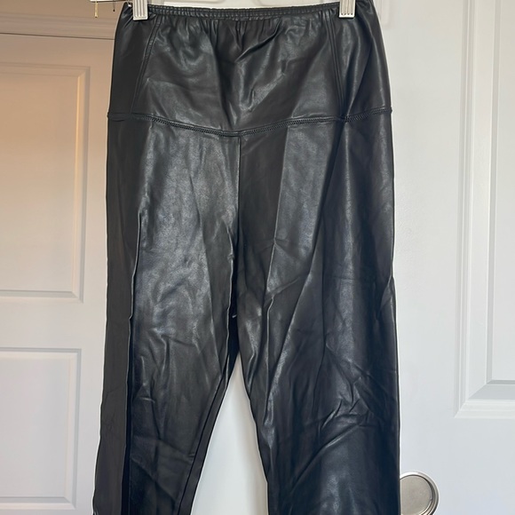 Wilfred vegan leather leggings - Picture 2 of 3